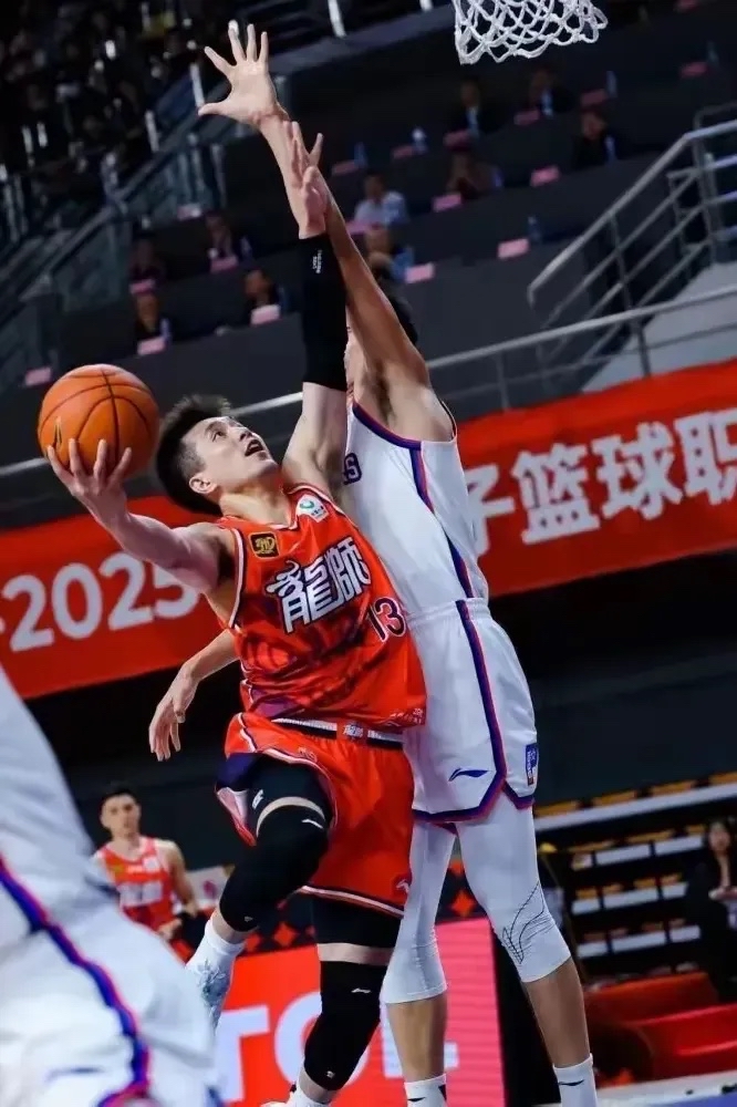 郭艾伦NBA夏季联赛集锦：对阵国王砍下20分5助攻的简单介绍