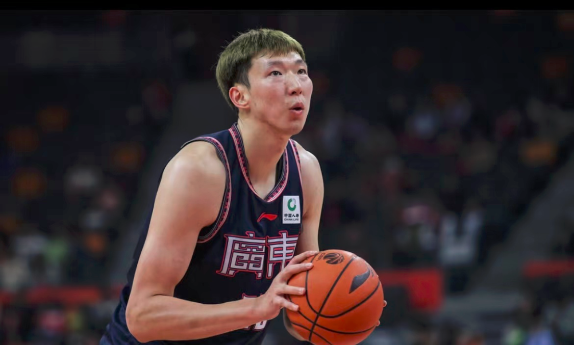 周琦18年亚运会个人集锦，对阵菲律宾砍下25分7盖帽(周琦亚预赛)